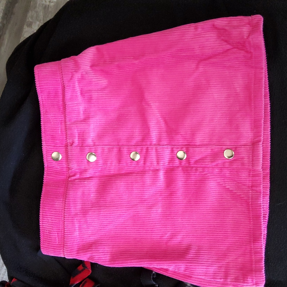 Isaac Mizrahi pink skirt